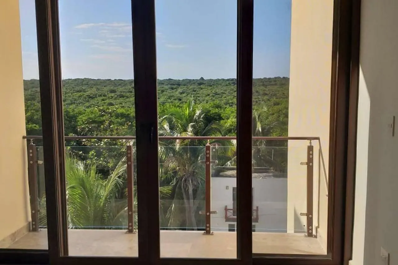 Deluxe New Beachfront Penthouse In Akumal Apartament